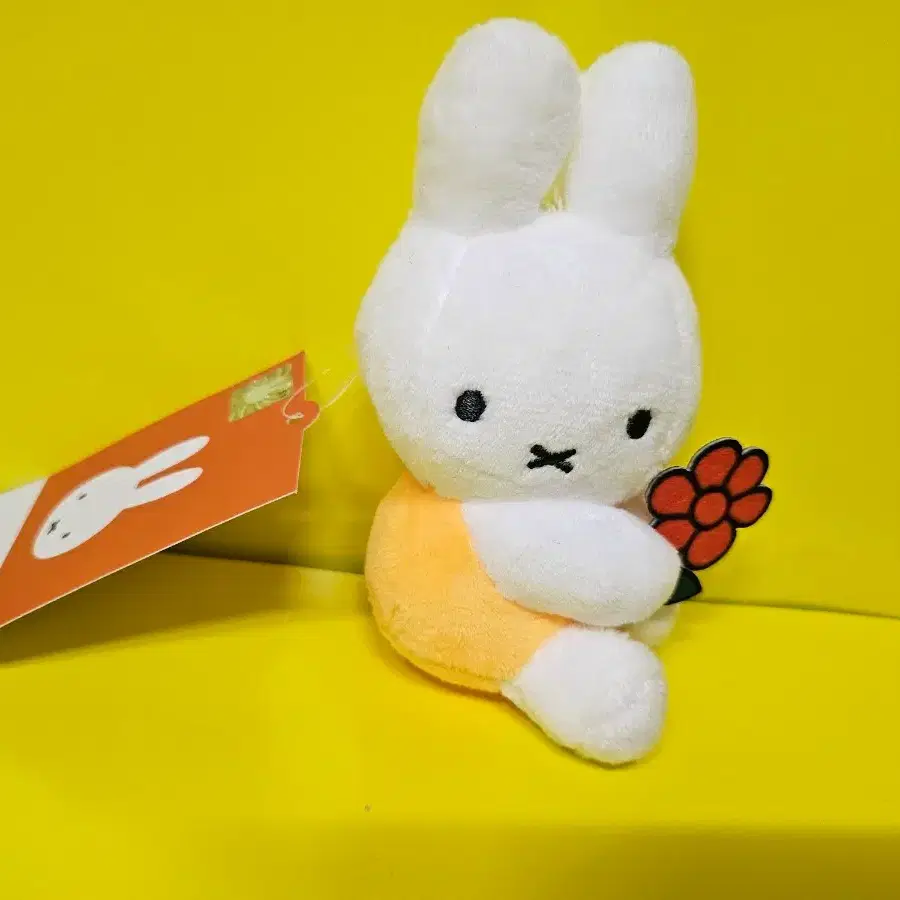 미피 정품 꽃을 든 미피 8cm 인형 키링 가방고리 옐로우 태그있음 새상품