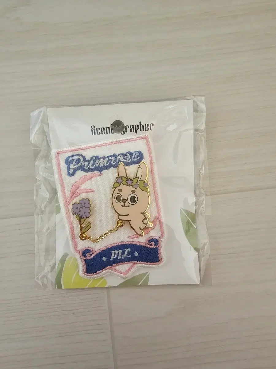 [미개봉 원가이하] 데이식스 원필 센트그래퍼 브로치 뱃지