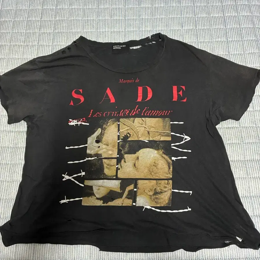 [L] 앙팡리쉬데프리메 ERD Les crimes de lamour SADE 반팔 티셔츠