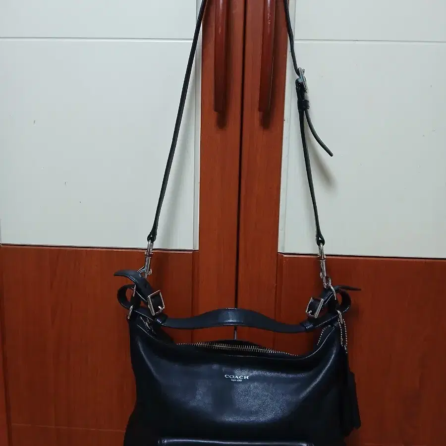 코치 블랙 레더 토드엔크로스