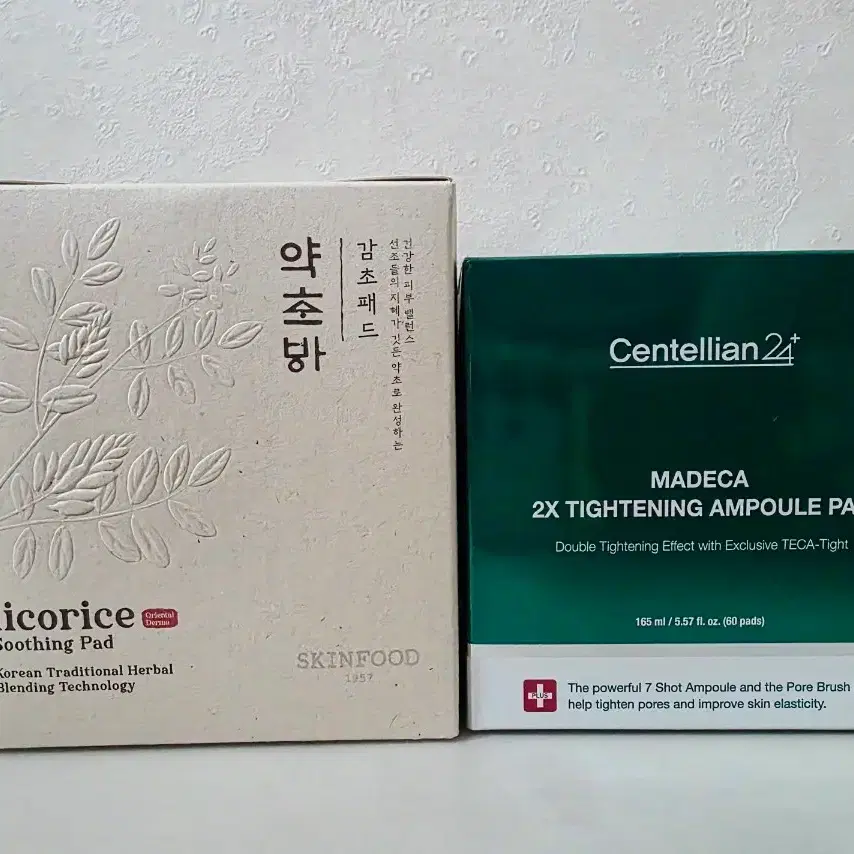스킨푸드 약초방 감초 진정 패드 & 센텔리안24 마데카 더블 타이트닝 앰플 패드