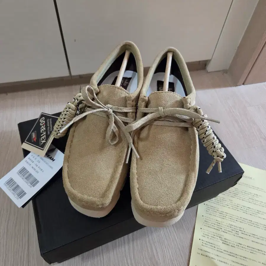 [새상품] 클락스 우먼 왈라비 고어텍스 26FW 235