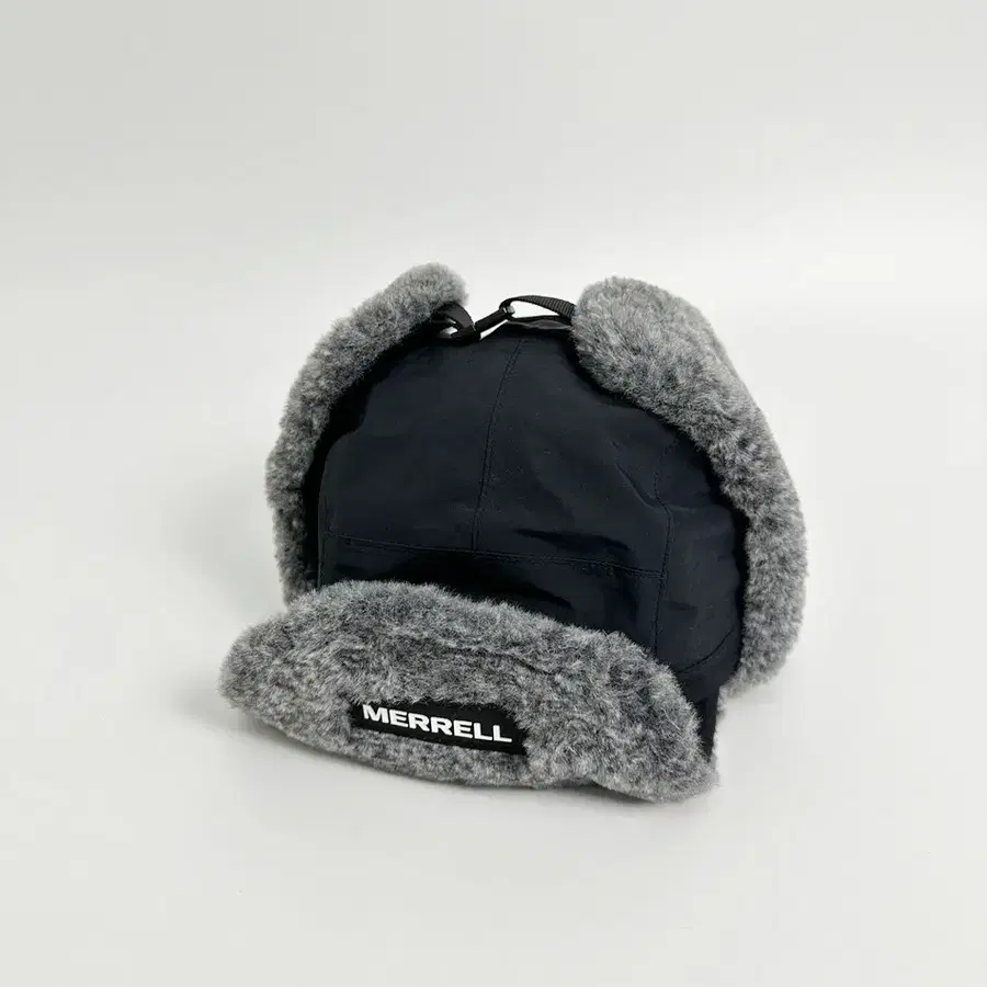 머렐 (MERRELL) 블랙 퍼 트루퍼 캡 / 귀달이 방한모 (FREE / 58cm)