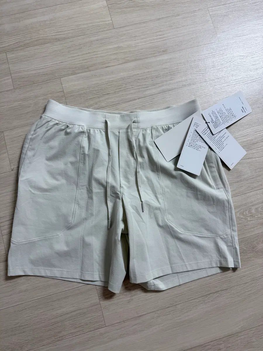 룰루레몬 라이선스투트레인 쇼츠