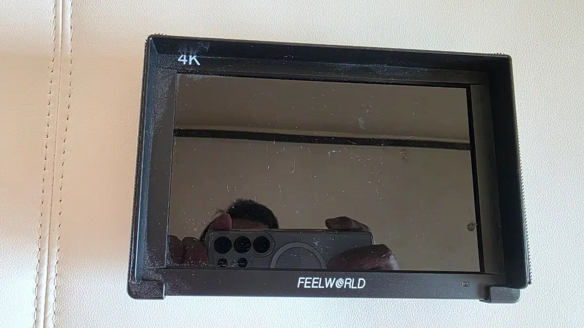 필월드 4K 필드 모니터 F703