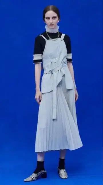 유나이티드 도쿄 크로스 벨트 에이프런 원피스