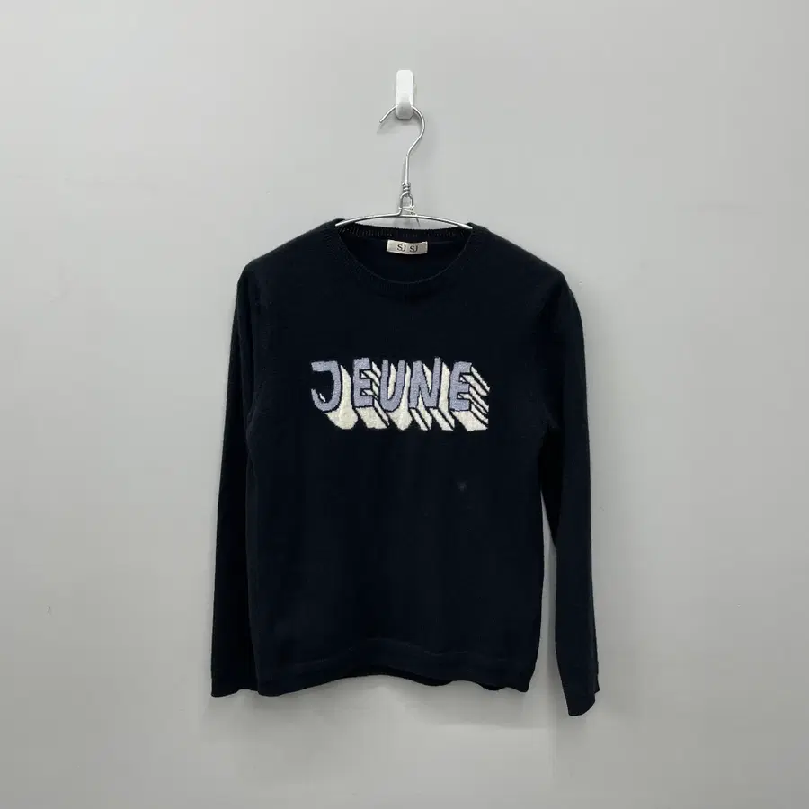 SJSJ 캐시미어 블랜드 JEUNE 로고 니트
