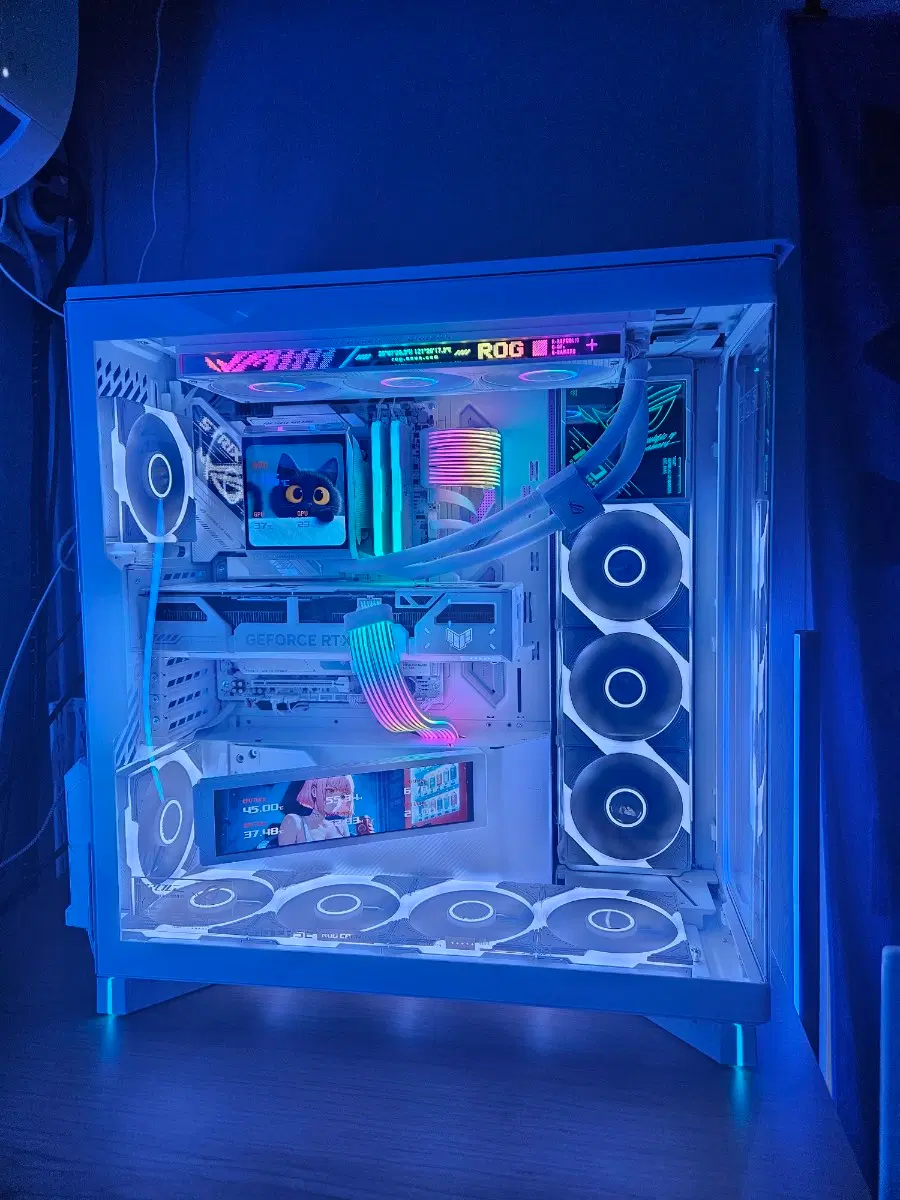 9950X3D/5070TI 케이스까지 ROG도배한 성능&감성 S급 PC팝니다.(26년9월19일조립완료)
