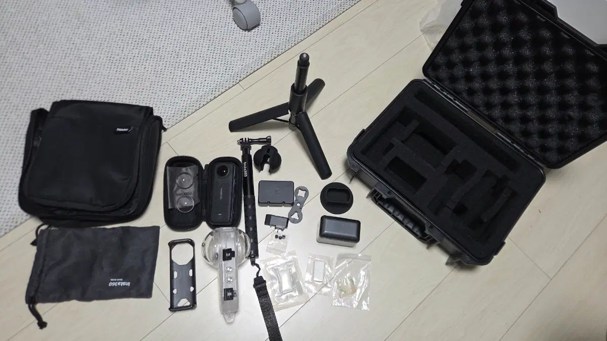 인스타360 x4 풀세트 다이브번들 포함