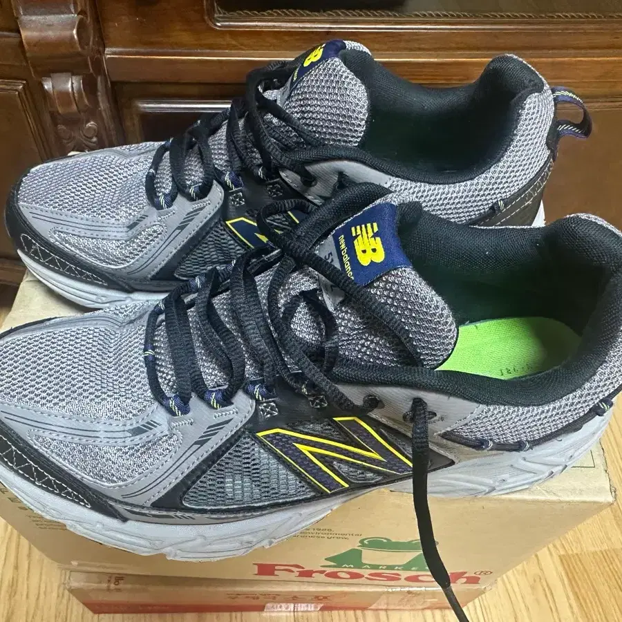 뉴발란스 510v2 트레킹화 295(실측 290)