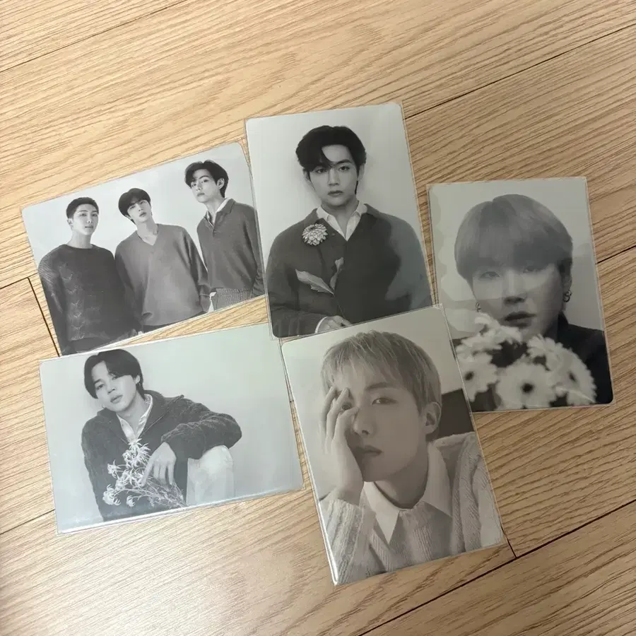 BTS 방탄 모노크롬 미니포카 남준 석진 윤기 호석 지민 태형