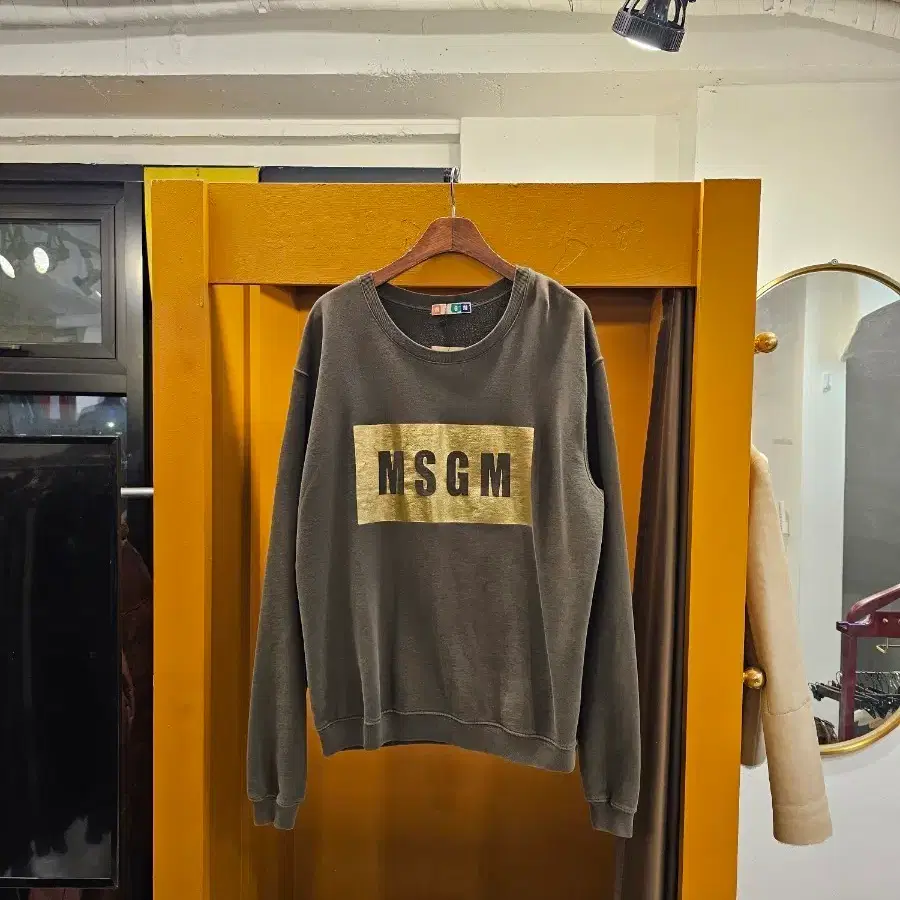 MSGM 로고 맨투맨