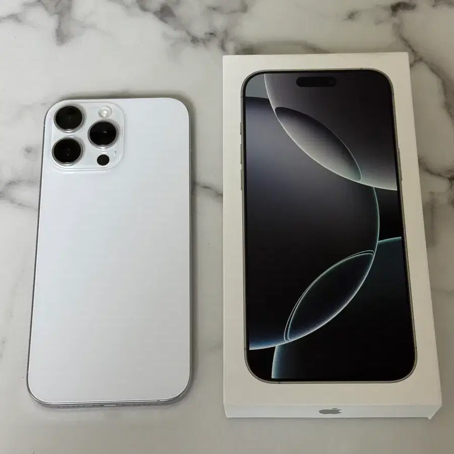 아이폰 16프로맥스 실버 256GB