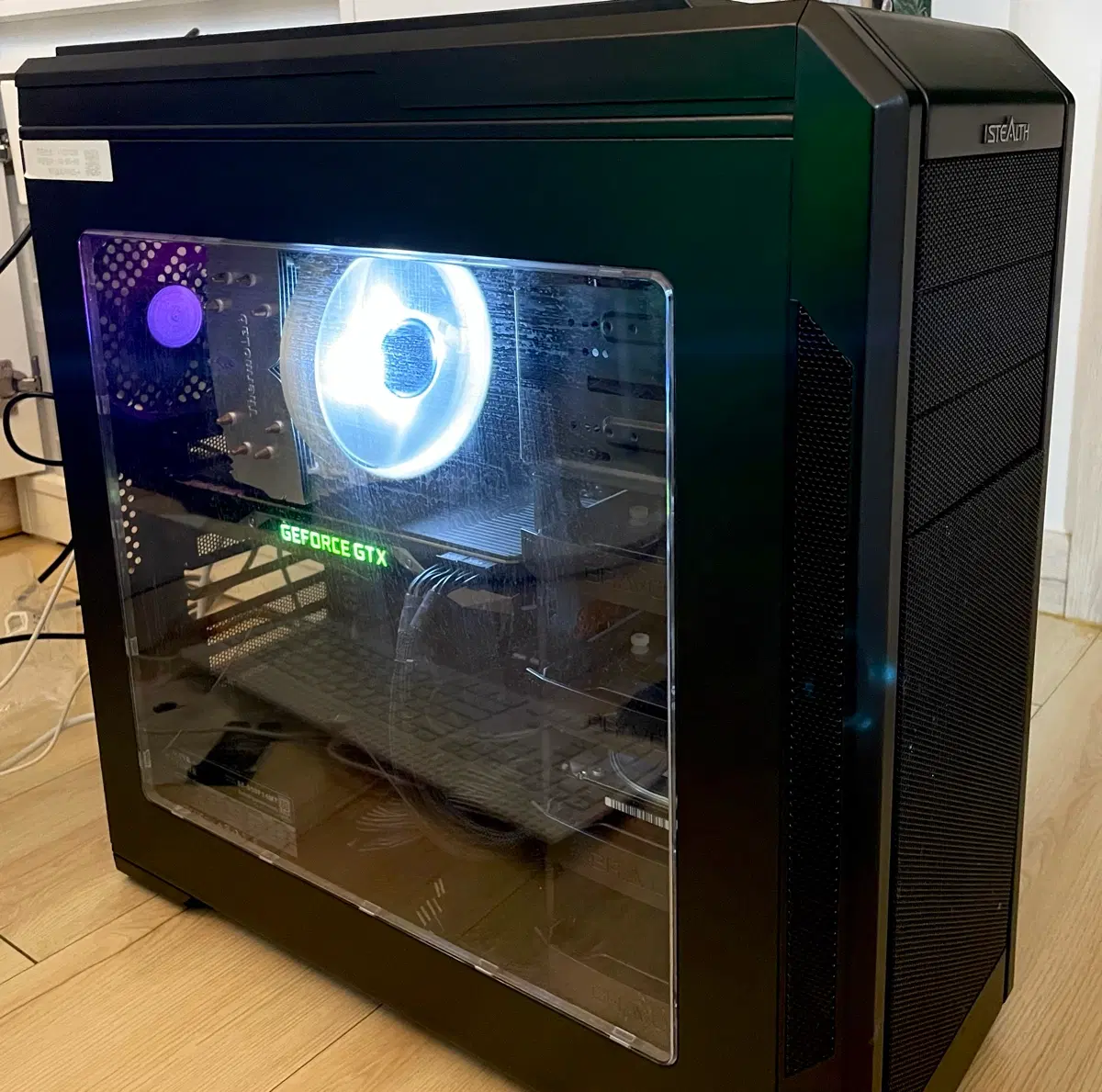 라이젠7 2700X, GTX 1080Ti 파운더스 에디션 11GB, 슈퍼플라워 850W 컴퓨터 본체 팝니다!
