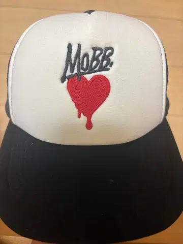 MOBB. 메쉬 캡 화이트 블랙