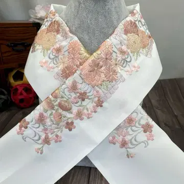 예복 등에 빽빽한 자수의 화려한 장식용 깃 일본제 새상품