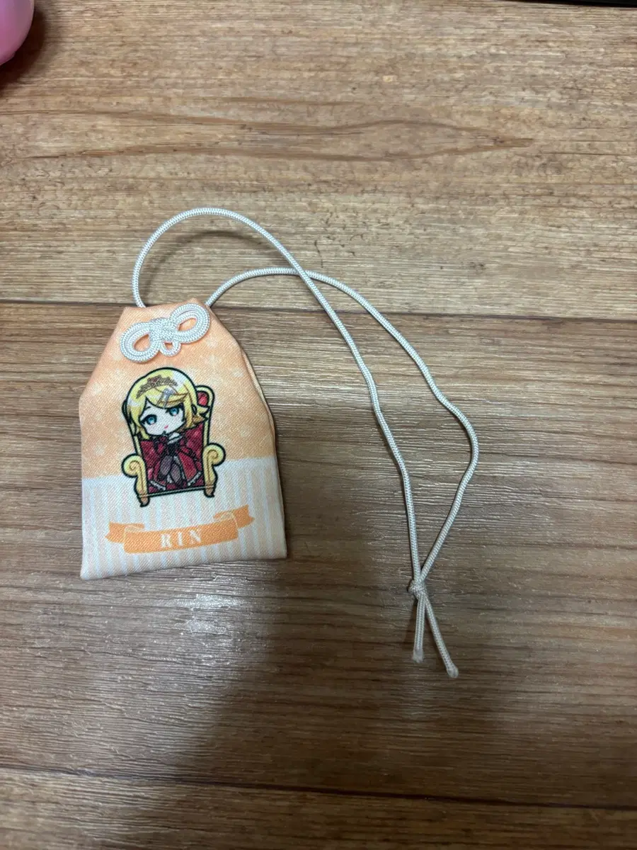 코코라보 카가미네 린 오마모리