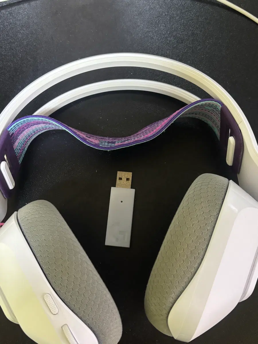 로지텍 G733 헤드셋 화이트