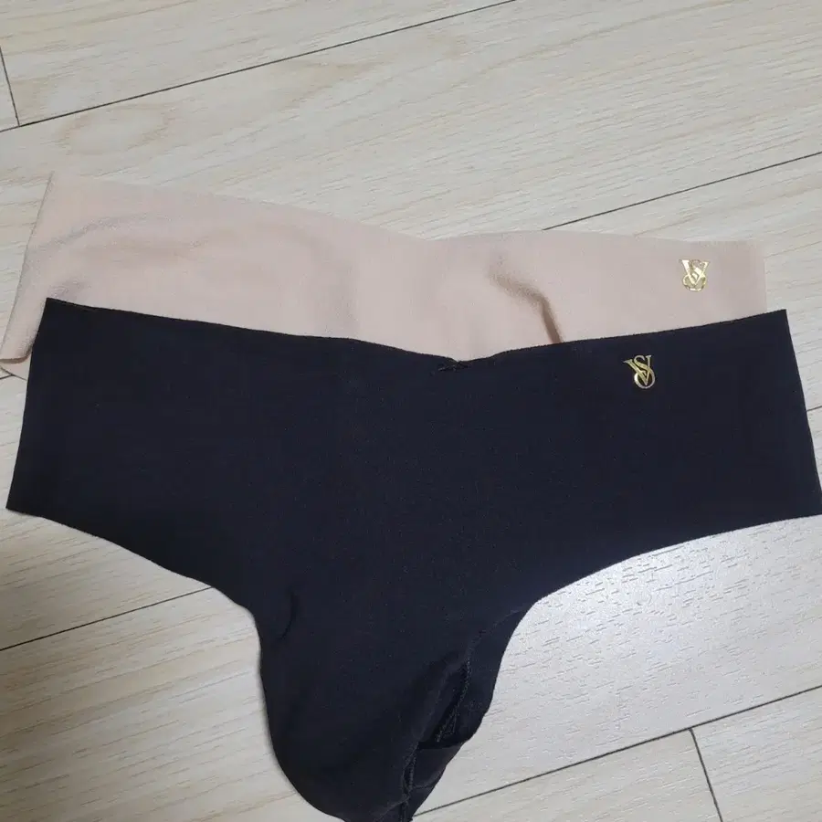 빅토리아시크릿 티팬티 xs 총2장 일괄 판매