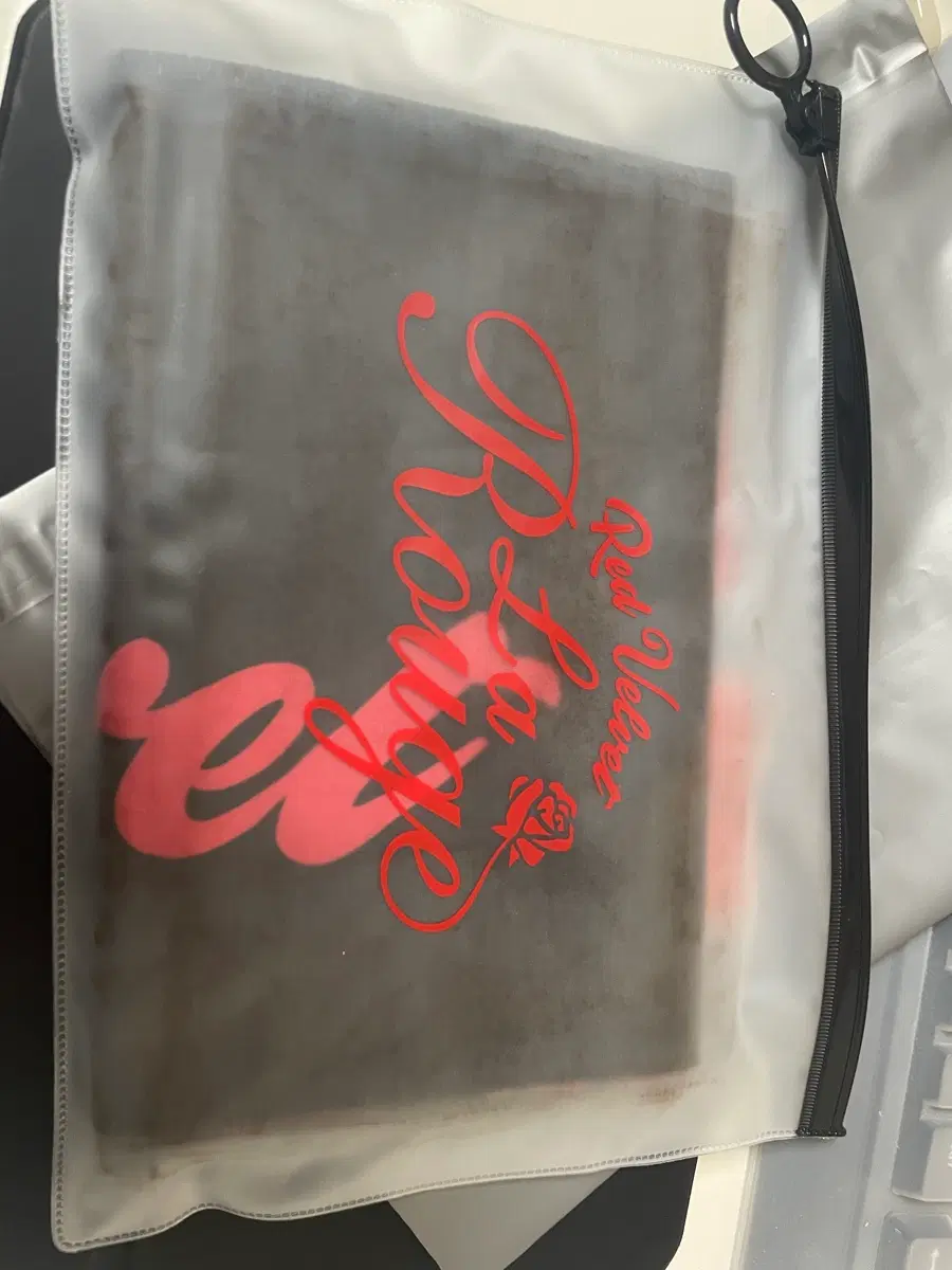 레드벨벳 라루즈 슬로건