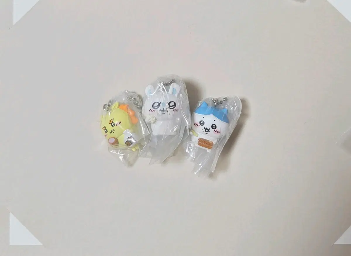 치이카와 타베모노 가챠 2탄 모몽가 시사 하치와레 주먹밥
