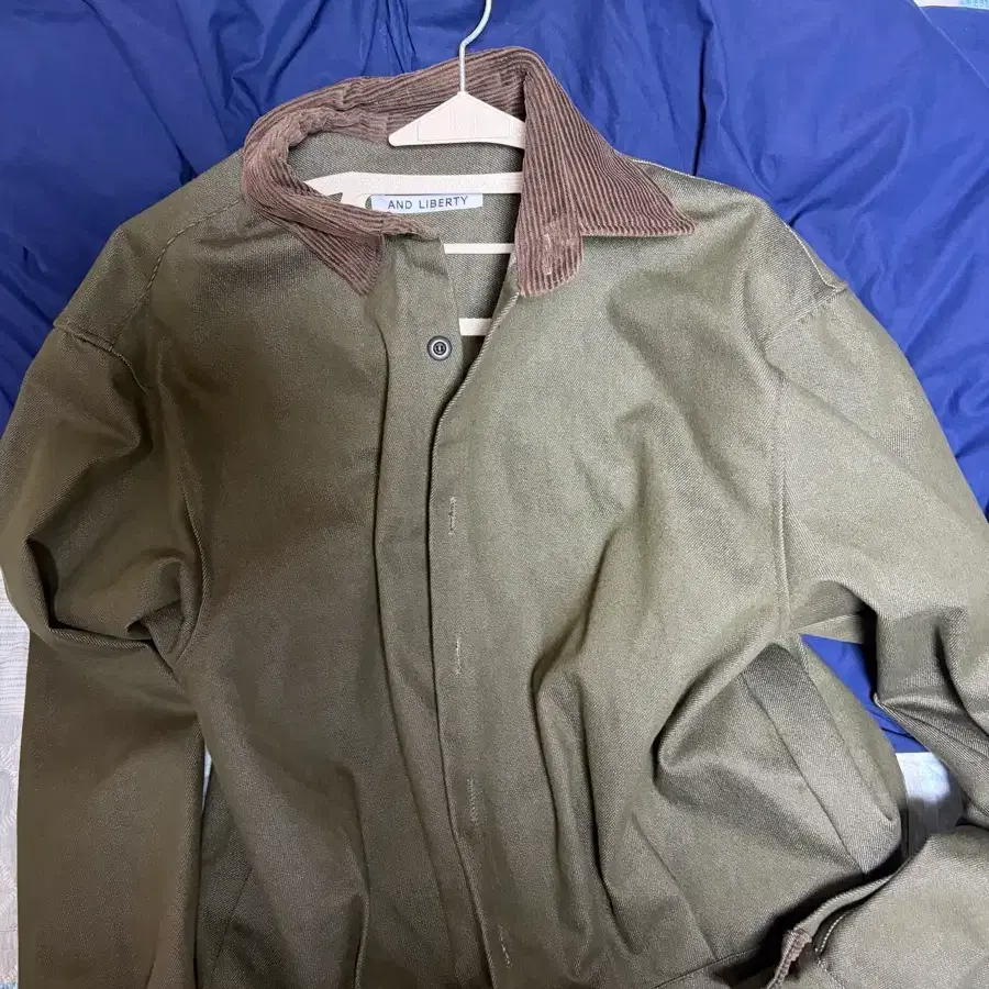 [새상품] 코듀로이 골지 크롭 워크자켓 카키