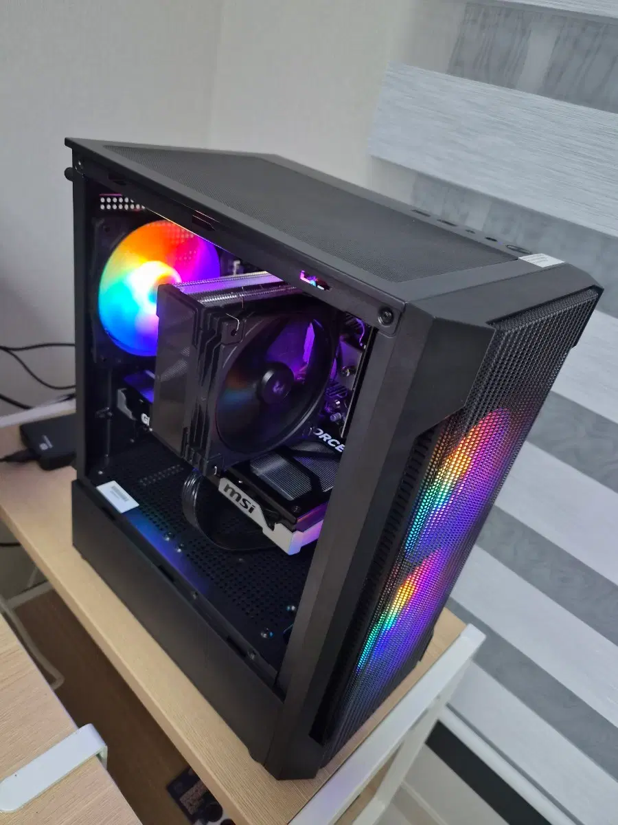 AMD 5600 / RTX 5060TI 16GB / 램32G / 512g ssd 본체 팝니다