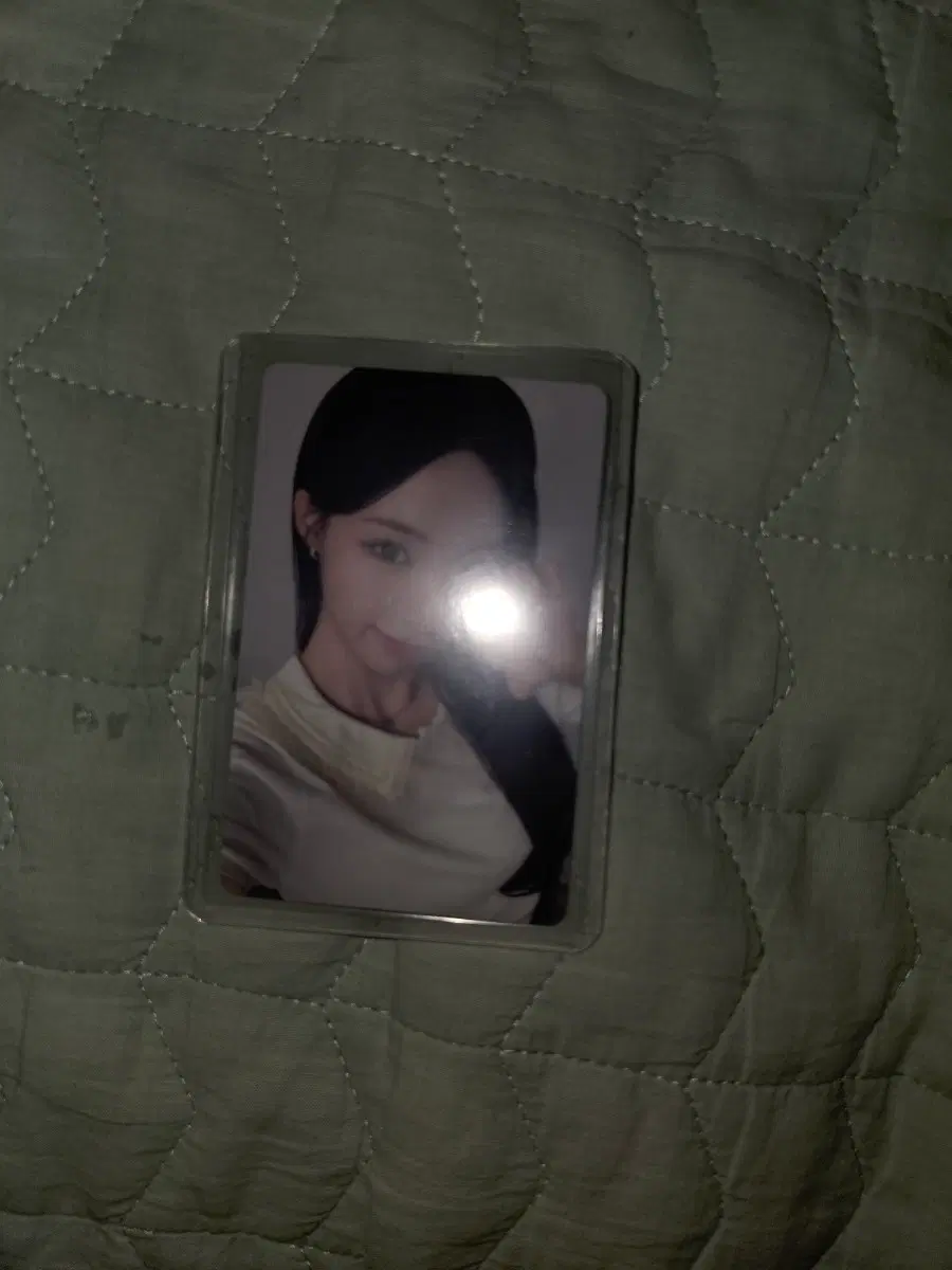 리센느 팝업 뱃지 원이 포카<->미나미 교환 원해요!