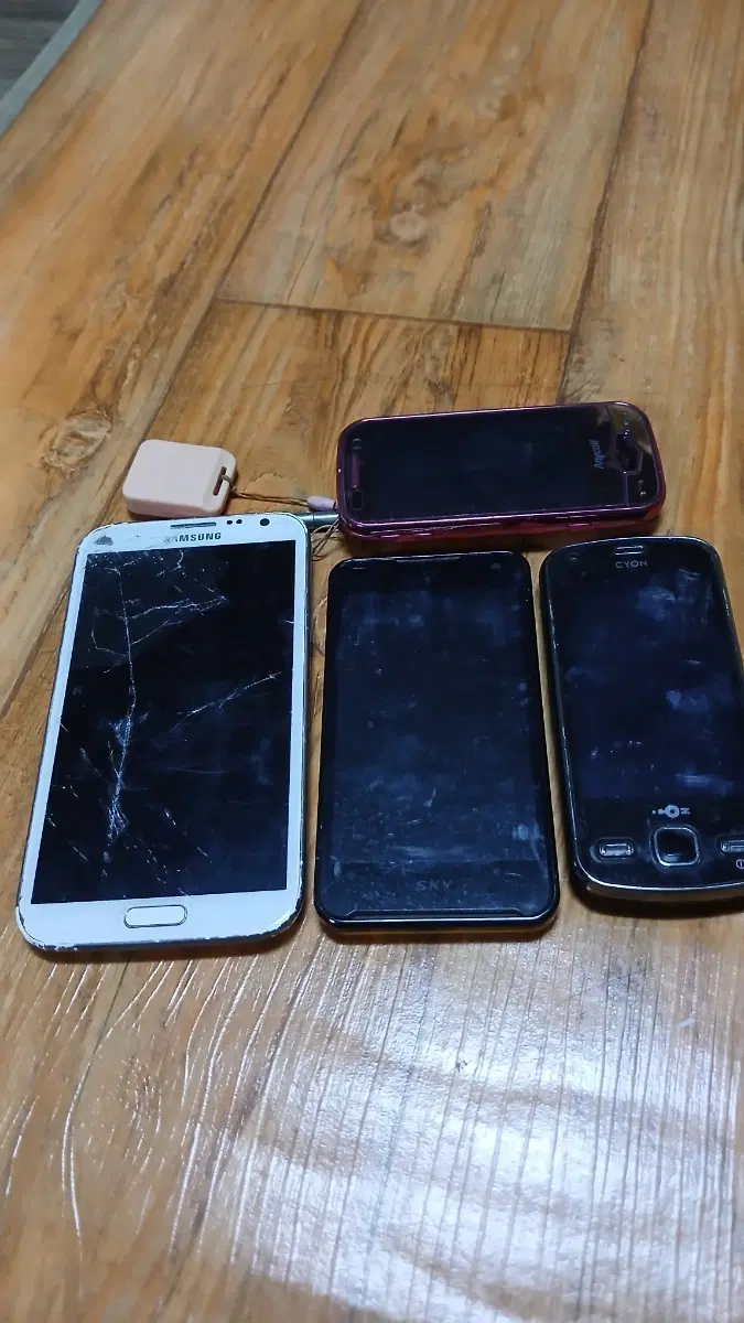 부품용. 삼성 갤럭시 S3, LG 옵티머스, 핑크 폴더폰 외 중고폰 일괄