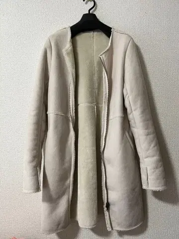 페이크 무스탕 코트 아이보리 노카라