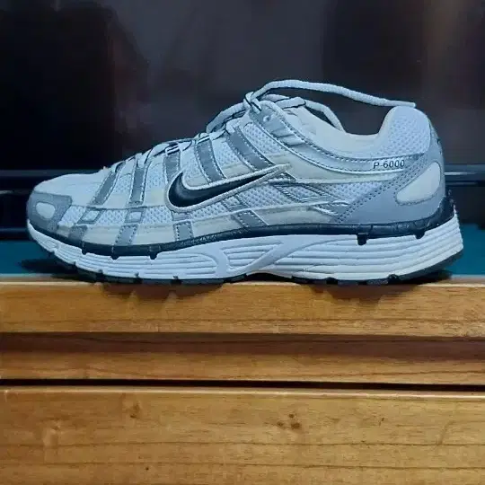 나이키 P6000 여성 런닝화.235
