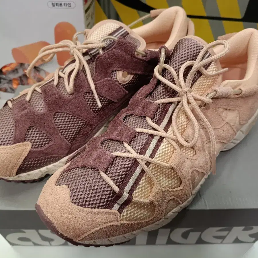 ASICS 아식스 타이거 젤 운동화 런닝화 스니커즈 280mm (실측 277.5로 275 신는 분 추천)