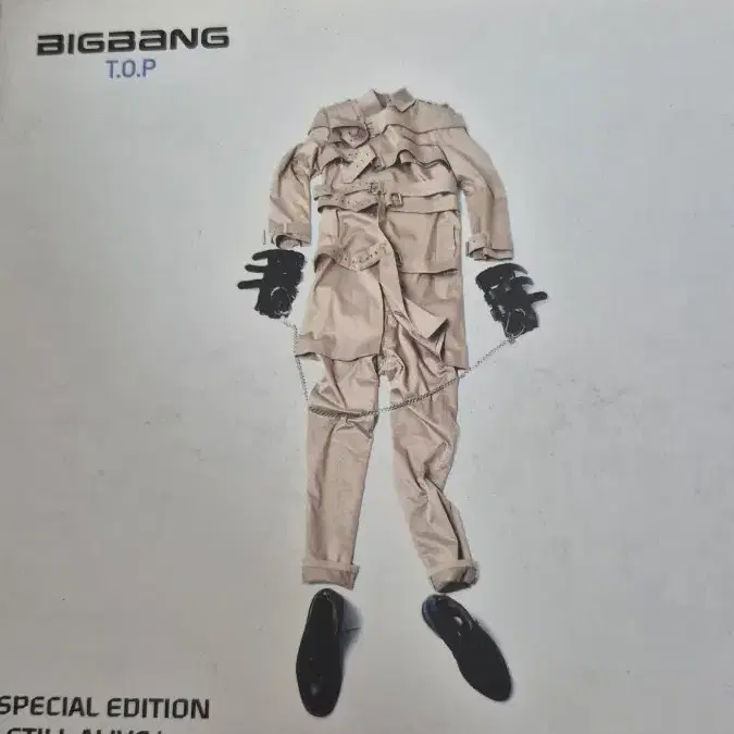 빅뱅 스틸얼라이브 탑 비1매 앨범 팝니다.