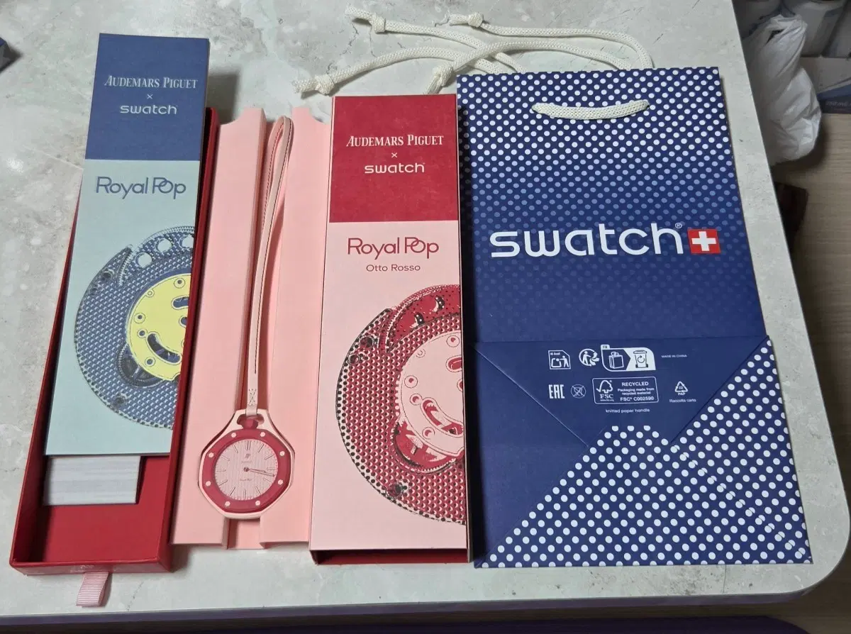 오데마 피게 X 스와치 로얄팝 오토로쏘 시계