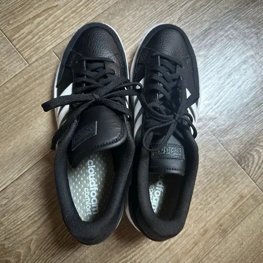 아디다스 그랜드 코트 SE U FW6690