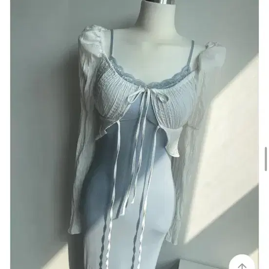 (연하늘) 퍼프 리본 블라우스