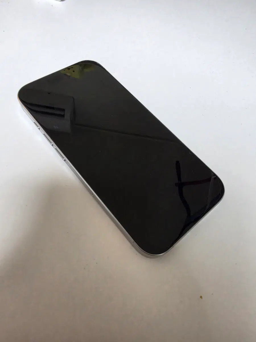 아이폰 16 프로 실버 256GB 판매합니다