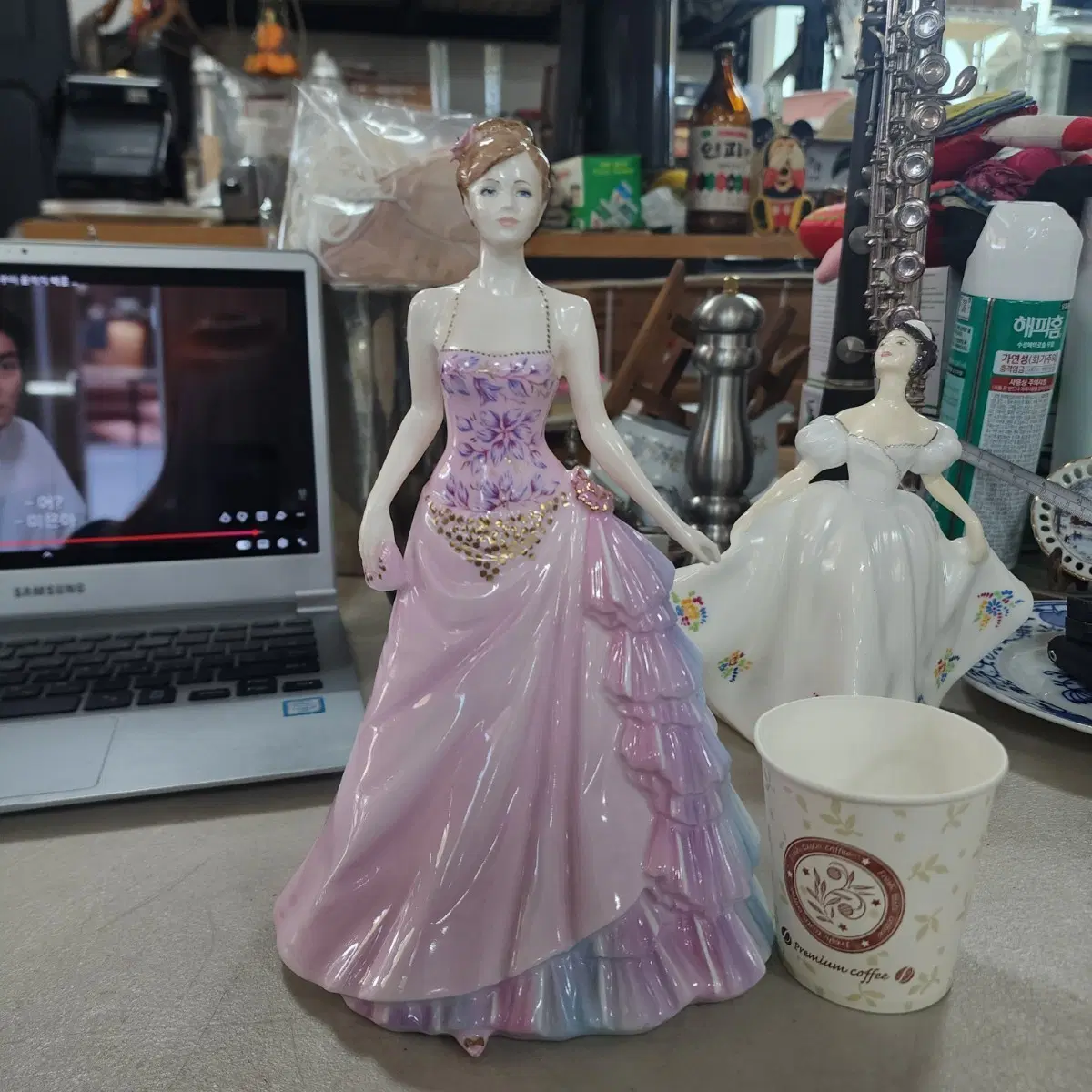 영국 높이25cm 63000원 콜포트(Coalport)Isabella(이사벨라)