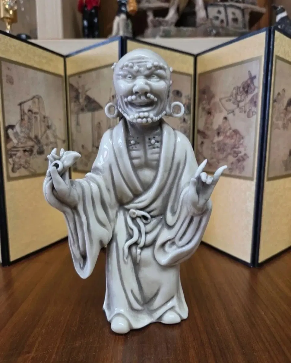 도자기 나한상