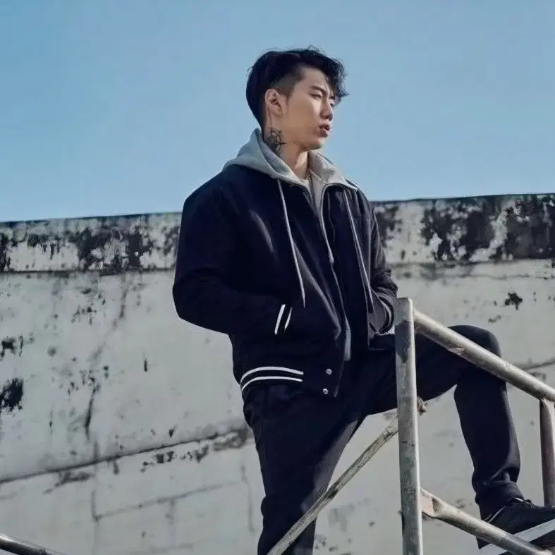 엄브로 바시티 자켓 XL(105) 블랙 스타디움 점퍼