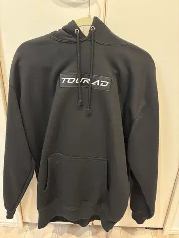 투어 AD 후드티