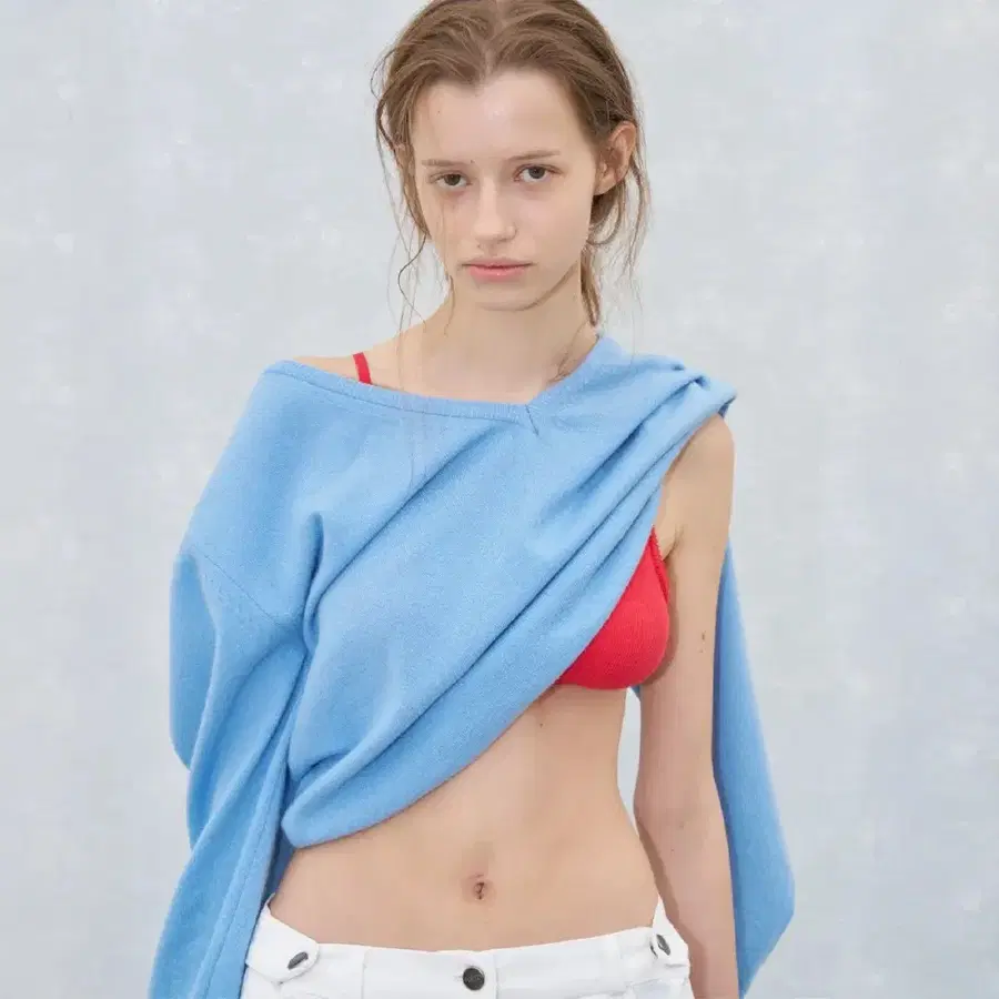 포에토 FOETO SERENA DEEP V-NECK KNIT - BLUE