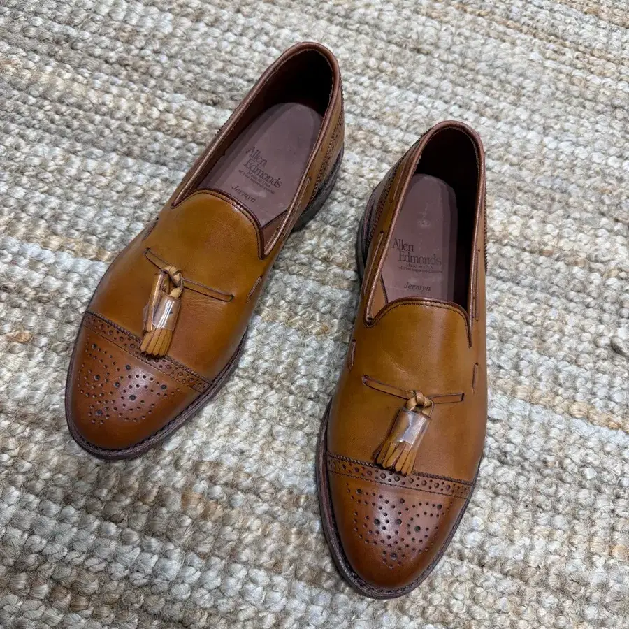 (새상품 255) Allen Edmonds Jermyn Tassel Loafer Walnut