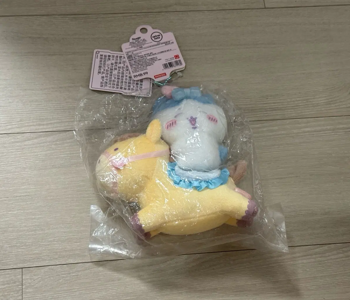 정품 산리오x먼작귀 치이카와 콜라보 말 탄 하치와레