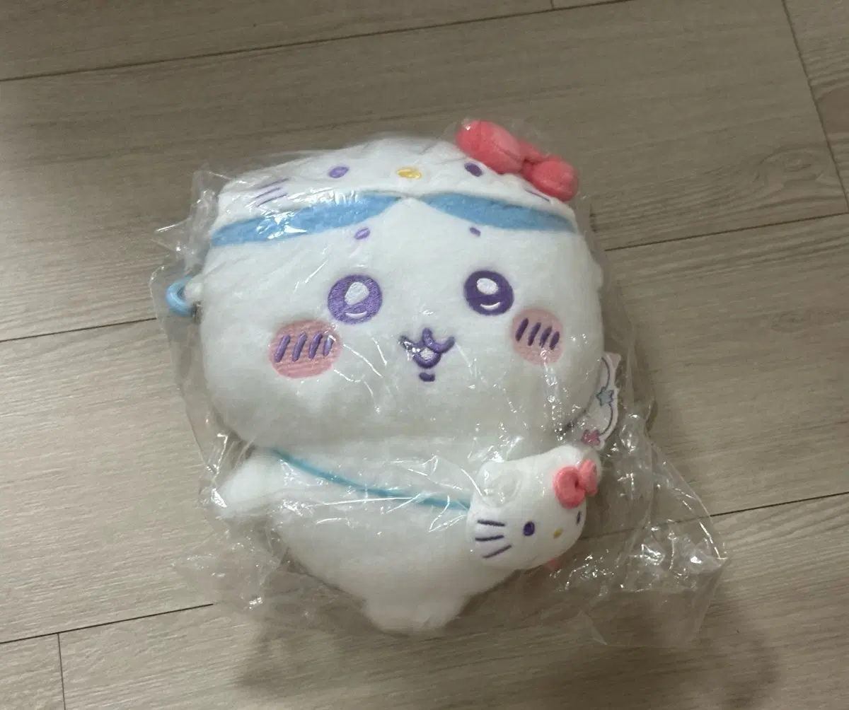 정품 산리오x먼작귀 콜라보 치이카와 하치와레 포쉐트 가방 크로스백