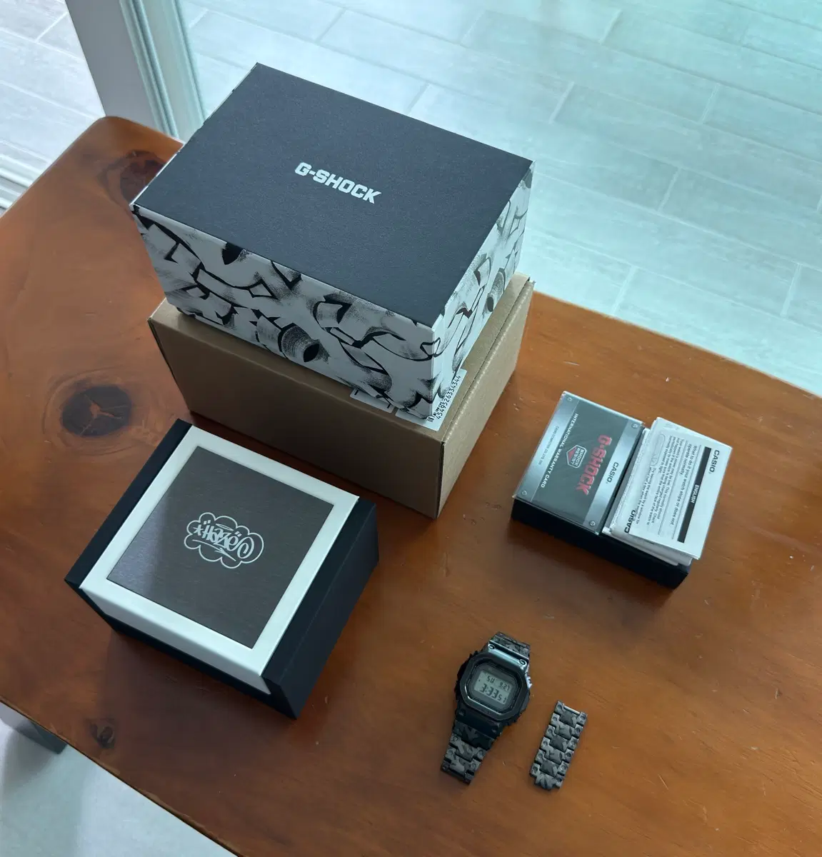 카시오 G-SHOCK(지쇽,지샥) GMW-B5000EH-1DR(에릭 헤이즈 콜라보) 시계