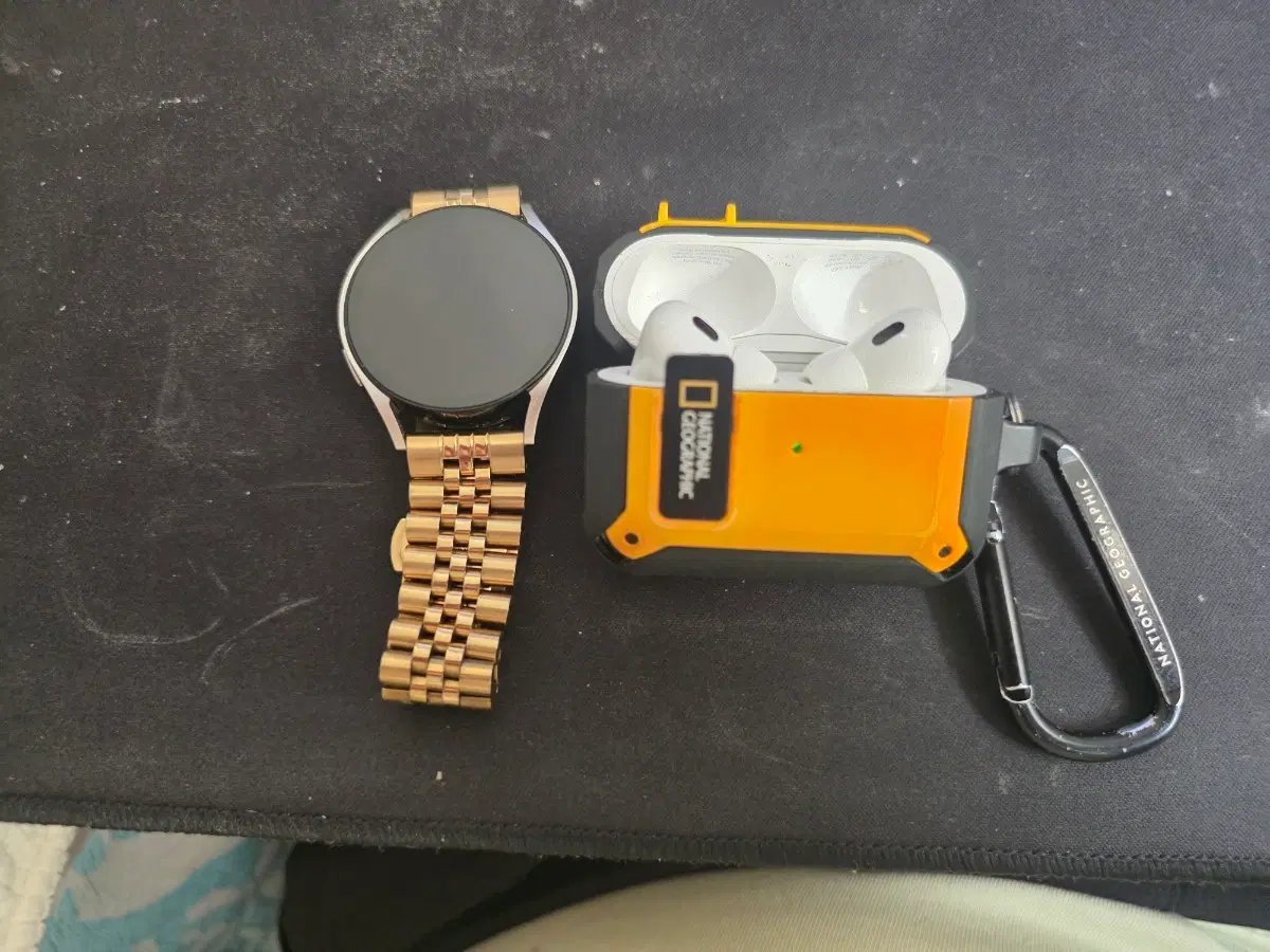 갤럭시 워치6 블루투스40mm 에어팟프로2 2개 20만에 가져가세요