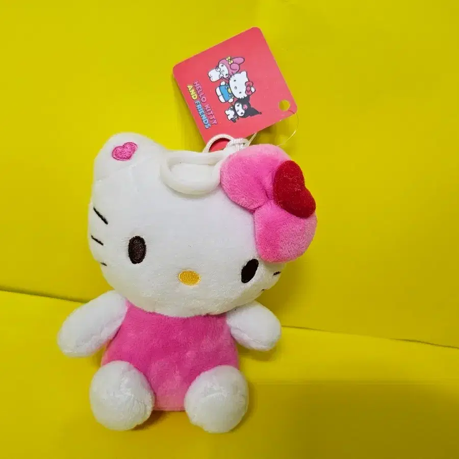 산리오 정품 헬로키티 핑크 하트 리본 봉제인형 키링 (약 10cm)