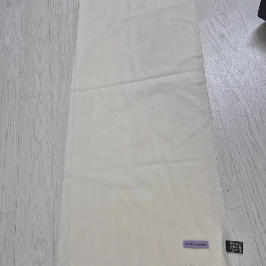 질바이질스튜어트 머플러 아이보리