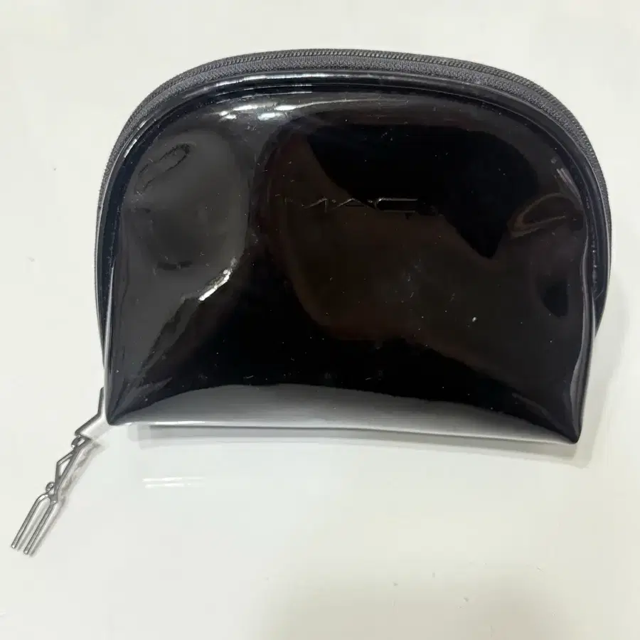 맥 애나멜 블랙 파우치 정품